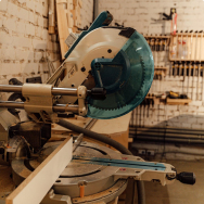 Woodworking and metalworking machines